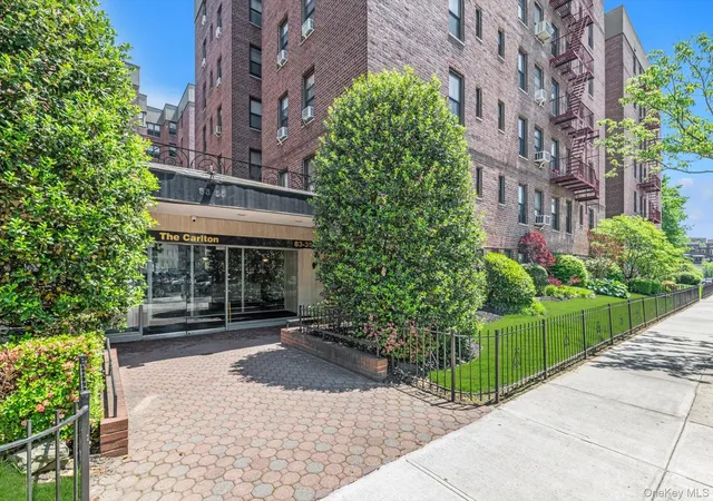 83-35-139-street-5m-new-york-ny-11435/hzid_d1ce9637
