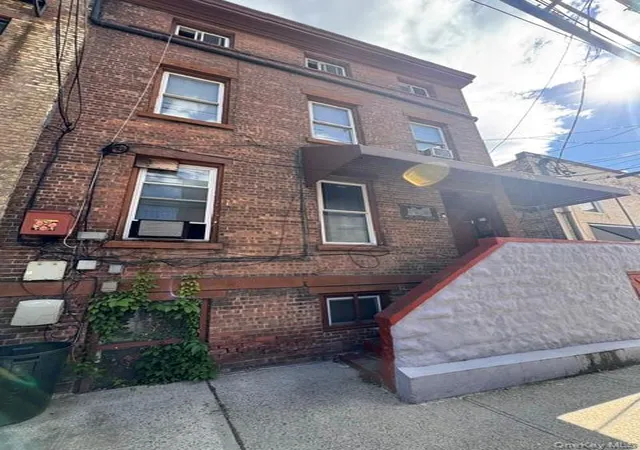 93-ann-st-newburgh-ny-12550/hzid_830a587e