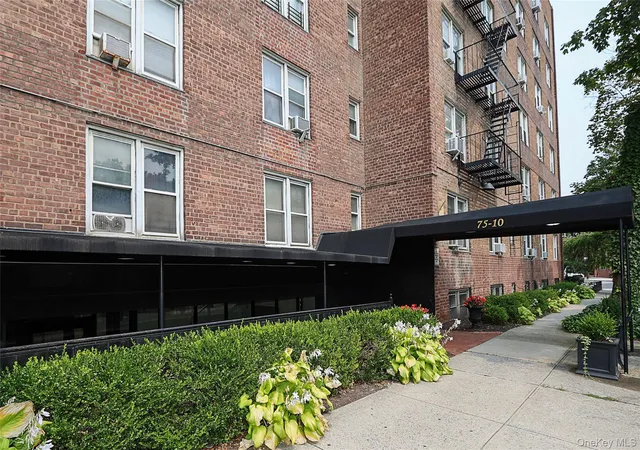 7510-yellowstone-blvd-2c-new-york-ny-11374/hzid_a9b1b549