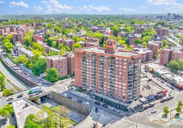 85-15-main-st-5f-new-york-ny-11435/hzid_e6d262a5