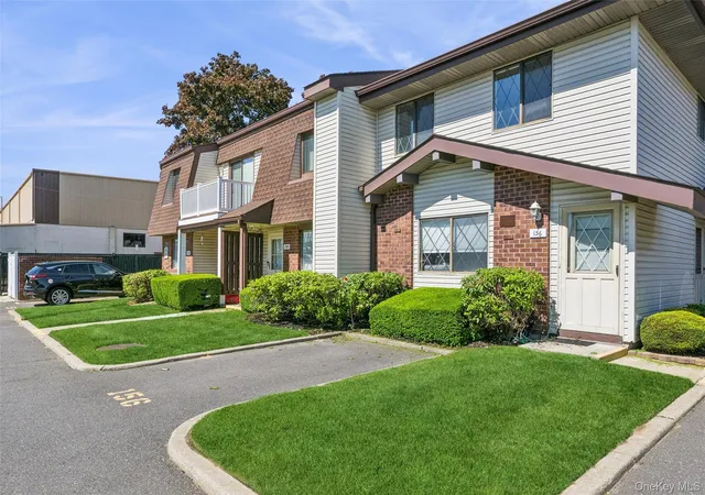 156-w-cambridge-dr-e-156-babylon-ny-11726/hzid_f47ed853