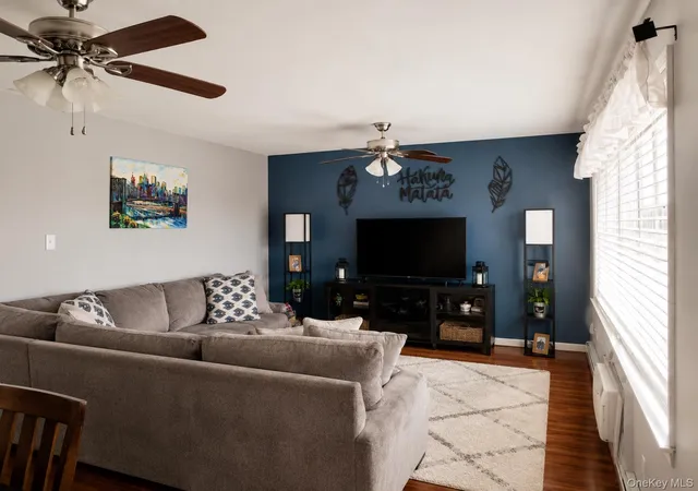 174-farber-174-west-babylon-ny-11704/hzid_ab277f36