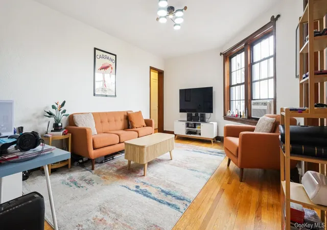 100-parkway-5d-eastchester-ny-10708/hzid_fe37e460