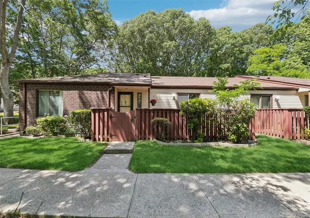 132-birchwood-rd-132-brookhaven-ny-11727/hzid_c478198b