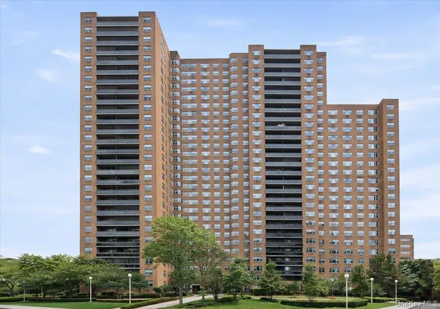 70-25-yellowstone-blvd-24n-new-york-ny-11375/hzid_48bc666f