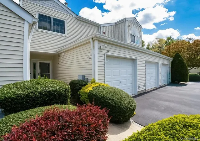 194-gothic-cir-brookhaven-ny-11949/hzid_77804f52