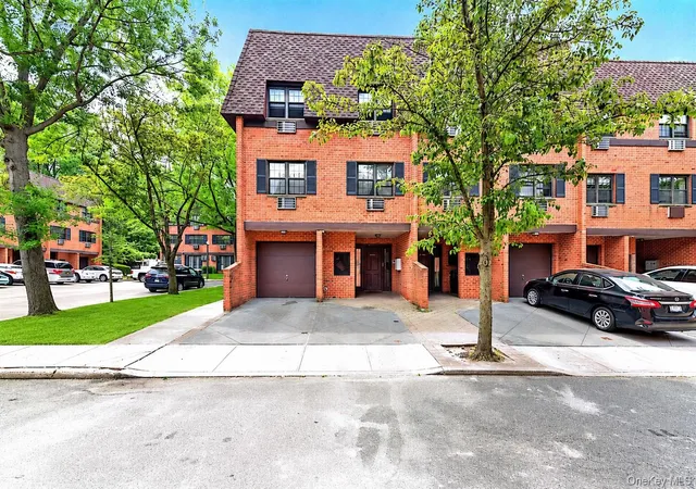 220-50-64-ave-new-york-ny-11364/hzid_0f96b764