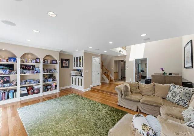 76-estate-dr-jericho-ny-11753/hzid_d40e9587
