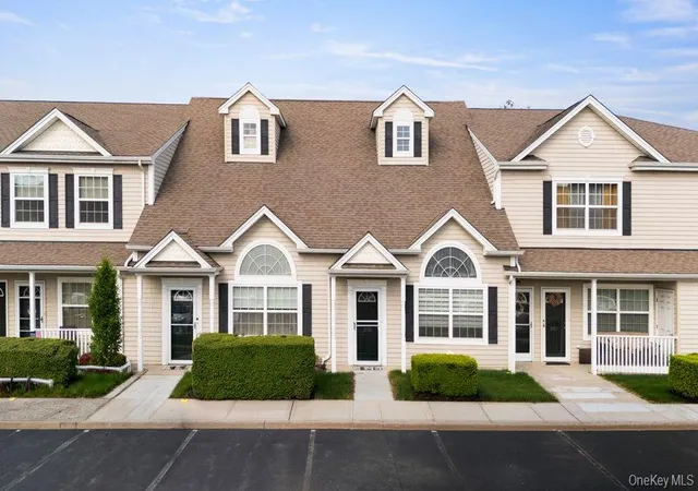205-willow-ln-hempstead-ny-11580/hzid_fbeb4483