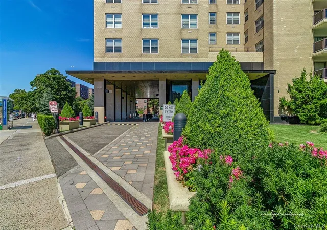 110-11-queens-blvd-aa-forest-hills-ny-11375/hzid_18954ed1