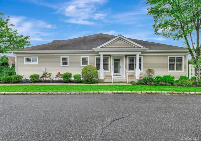 45-oak-run-brookhaven-ny-11790/hzid_3c29f5d6