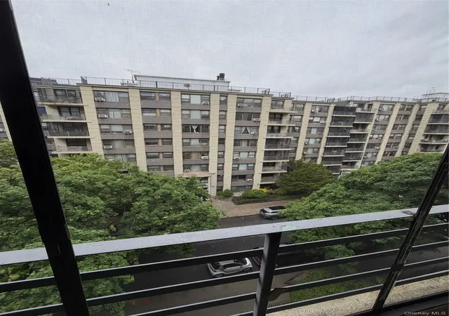 9840-64-ave-6g-new-york-ny-11374/hzid_dad2c957
