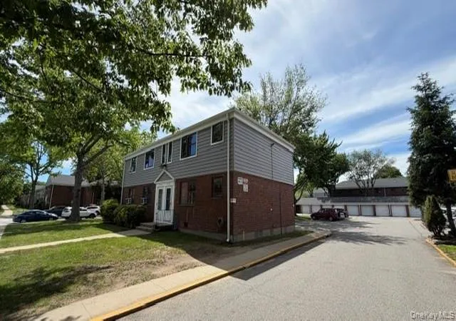 217-22-67th-ave-2-new-york-ny-11364/hzid_ea2fb5e9