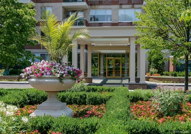 100-hilton-ave-304-hempstead-ny-11530/hzid_963d80f5
