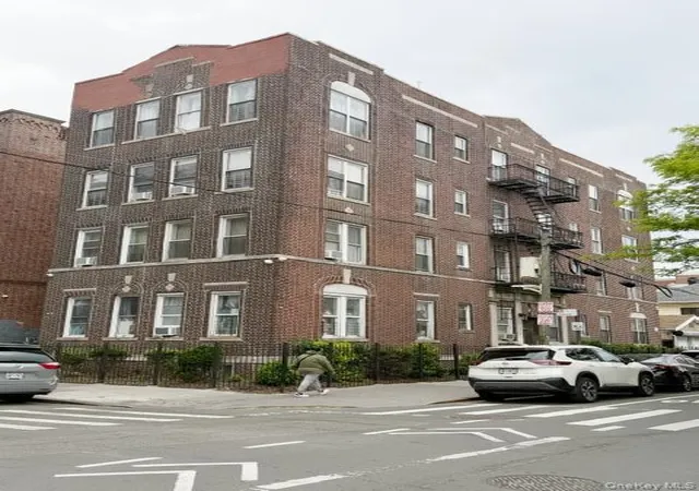 87-16-britton-ave-new-york-ny-11373/hzid_e367c825