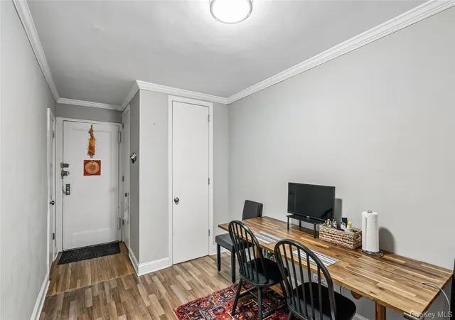 76-10-34th-ave-3h-new-york-ny-11372/hzid_deb08bca