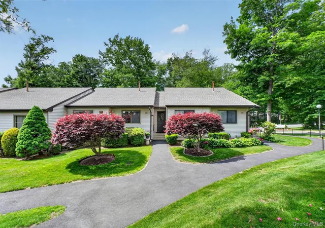 113-village-rd-c-yorktown-ny-10598/hzid_fc49ee22