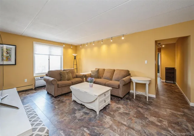 135-post-ave-4c-hempstead-ny-11590/hzid_f6918e03
