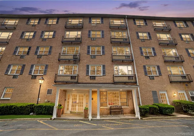 4-consulate-dr-3c-eastchester-ny-10707/hzid_d038c104