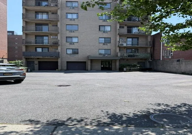 135-08-82nd-ave-304-new-york-ny-11435/hzid_4bd2adb3