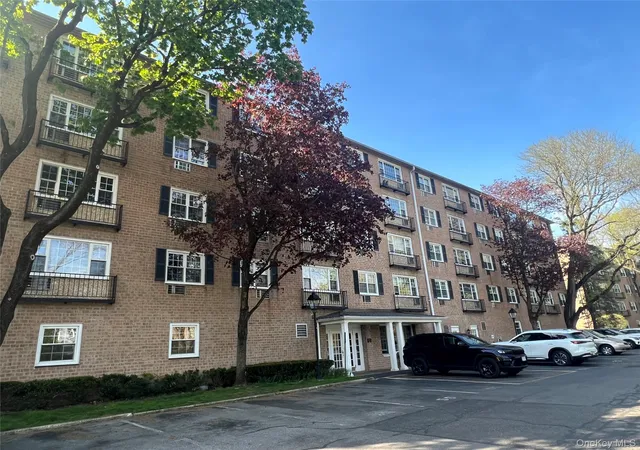 2-consulate-dr-eastchester-ny-10707/hzid_a19d17c7