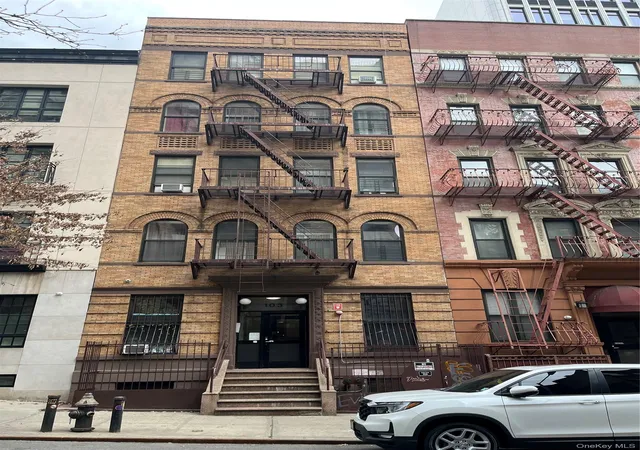 103-e-97th-street-1b-new-york-ny-10029/hzid_940cd3b3