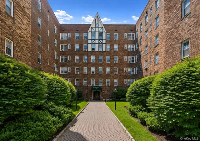 25-parkview-ave-2e-yonkers-ny-10708/hzid_fc07a6dc