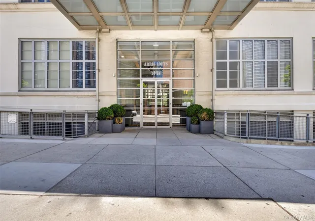 27-28-thomson-ave-250-new-york-ny-11101/hzid_df24c551