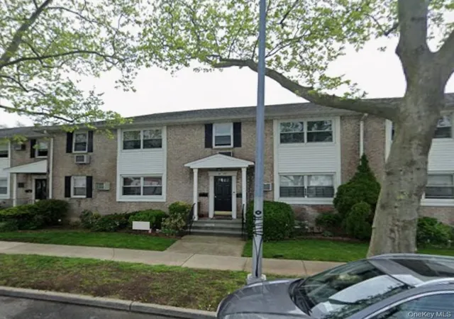 81-43-268-street-292b-glen-oaks-ny-11004/hzid_96436445