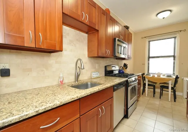 143-garth-rd-5j-eastchester-ny-10583/hzid_877446ce