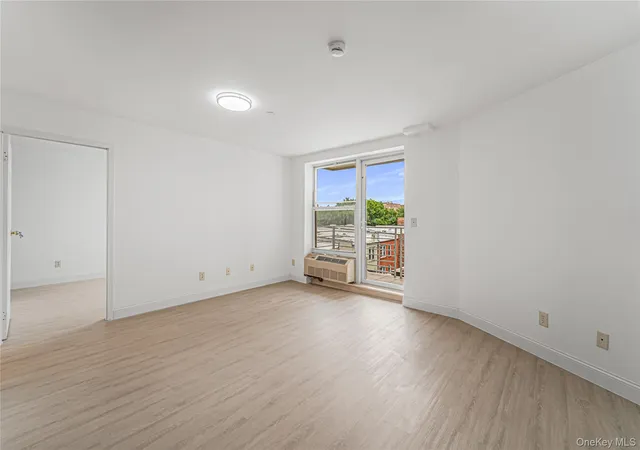 81-15-queens-blvd-4h-new-york-ny-11373/hzid_6730ca53