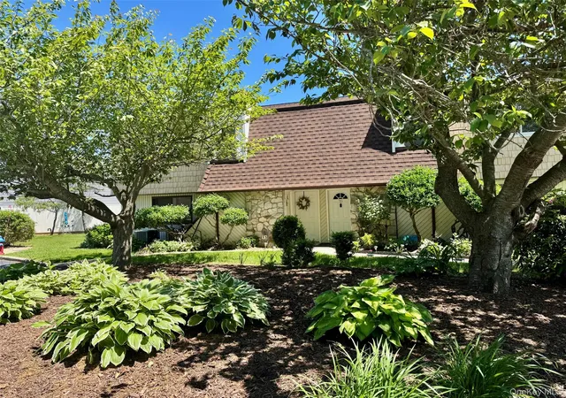 71-pointe-cir-s-71-coram-ny-11727/hzid_e1954585