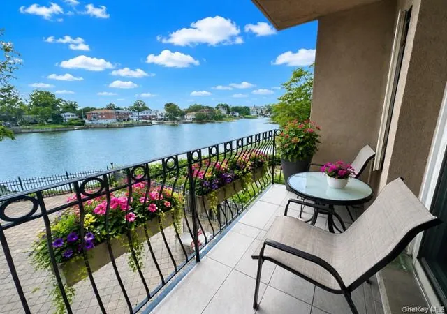 1404-outlook-ave-2-bronx-ny-10465/hzid_0844c736