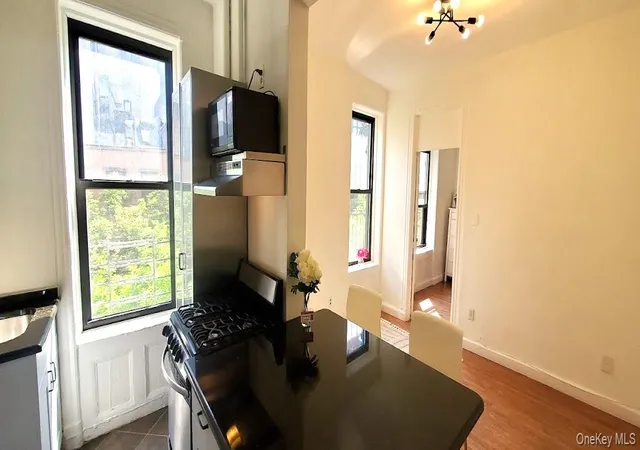 327-e-3rd-street-2e-new-york-ny-10009/hzid_38d78be9