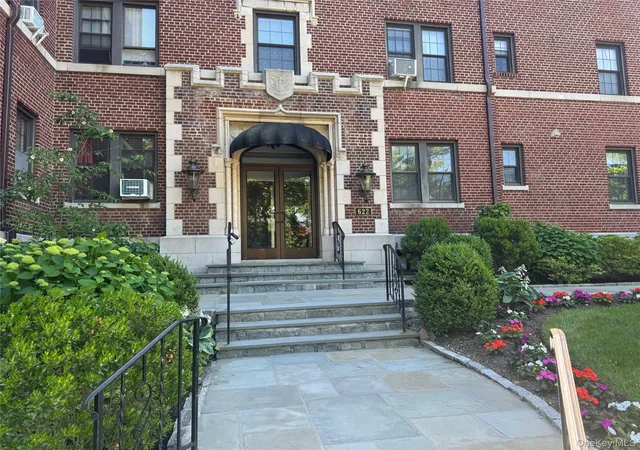 622-pelhamdale-ave-36-pelham-ny-10803/hzid_88dc9d5b