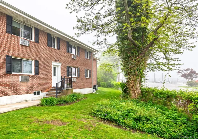 200-merrick-rd-f-babylon-ny-11701/hzid_d5ad0b9a