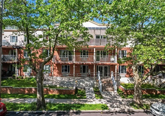 6434-grand-central-pkwy-2b-new-york-ny-11375/hzid_cc993101
