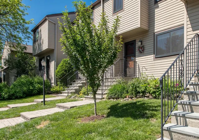 8-knightsbridge-c-poughkeepsie-ny-12603/hzid_e735c530