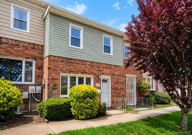 426-n-corona-ave-7-hempstead-ny-11580/hzid_c98726b5