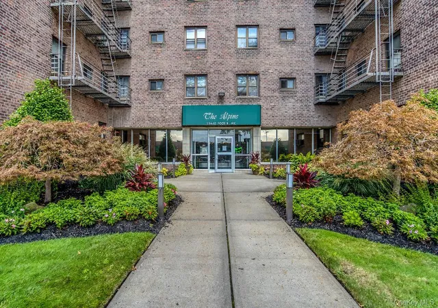 204-15-foothill-ave-b44-new-york-ny-11423/hzid_c830d29c