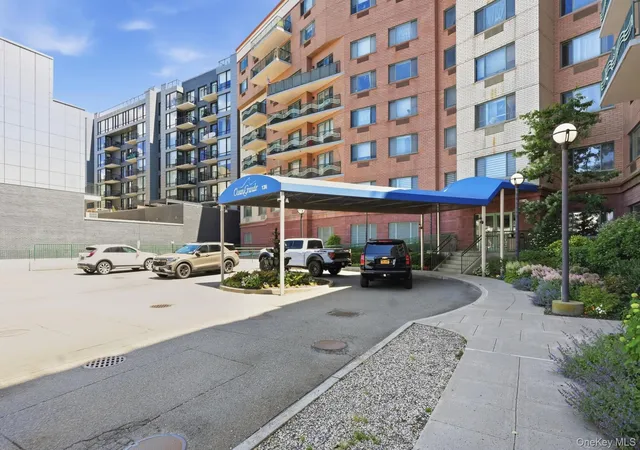 136-beach-117th-st-7j-new-york-ny-11694/hzid_a8111db0