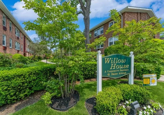 61-maine-ave-e5-hempstead-ny-11570/hzid_633c6bb0