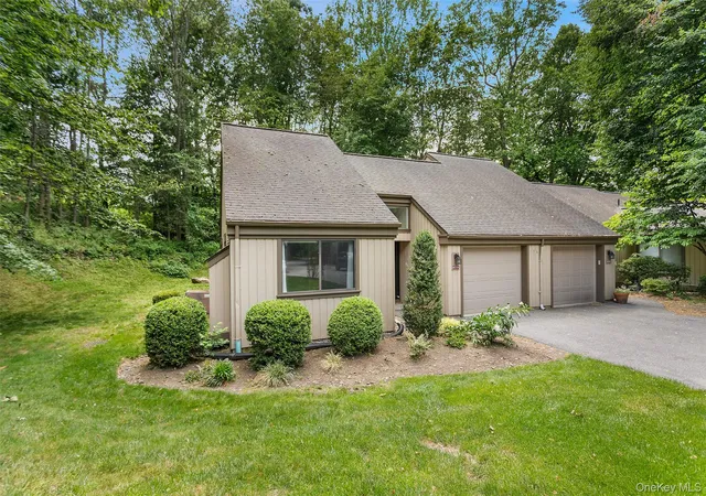 451-heritage-hls-a-somers-ny-10589/hzid_4064220b