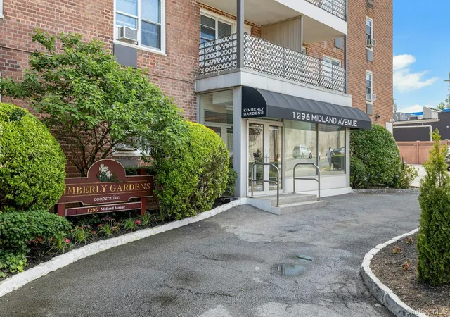 1296-midland-ave-l2-yonkers-ny-10704/hzid_4772c78f