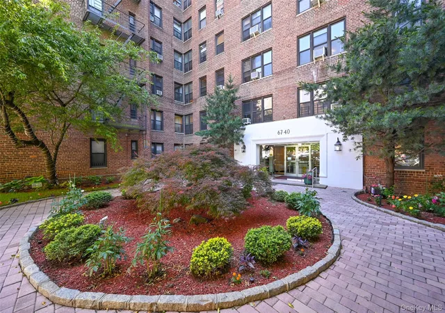 67-40-yellowstone-blvd-4m-new-york-ny-11375/hzid_239c6112