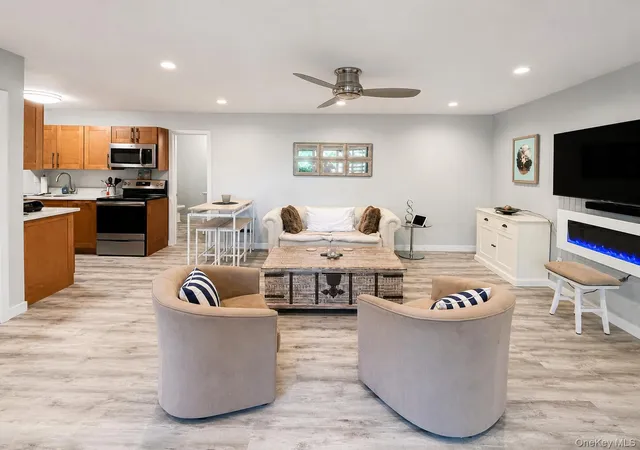 c-harbor-walk-133-brookhaven-ny-11782/hzid_98506457