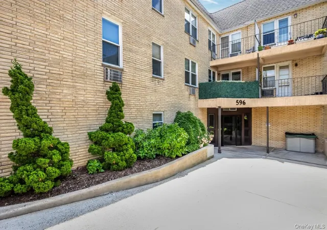 596-broadway-15a-hempstead-ny-11563/hzid_731e8d96