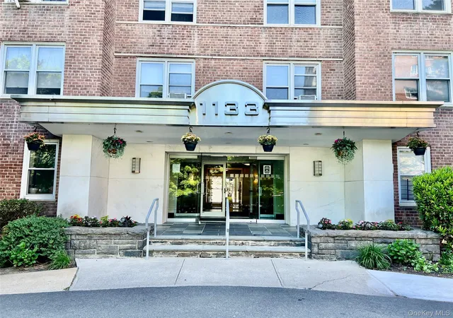 1133-midland-ave-4b-yonkers-ny-10708/hzid_ff9b9676