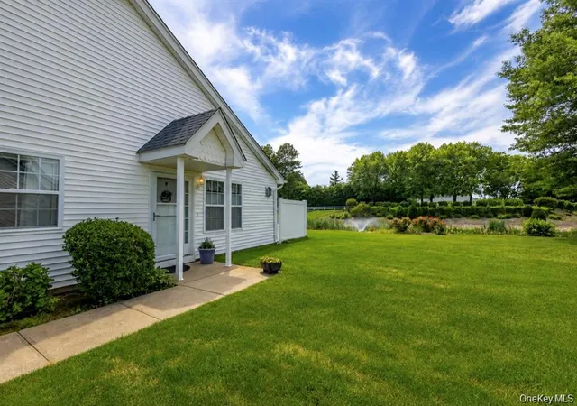 7-summerfield-ln-s-7-riverhead-ny-11931/hzid_e9eaf362