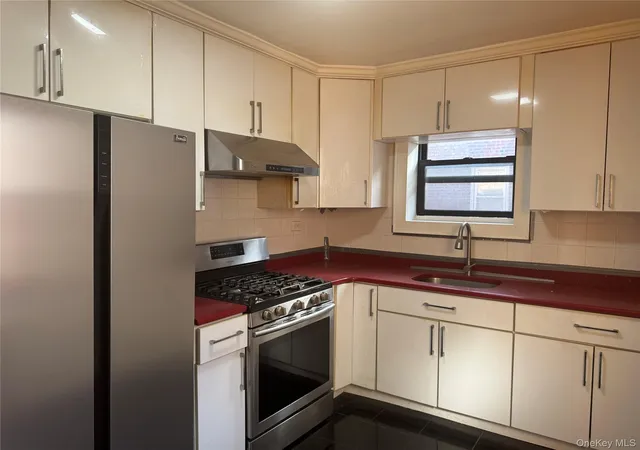 14336-barclay-ave-5h-new-york-ny-11355/hzid_e7aec874